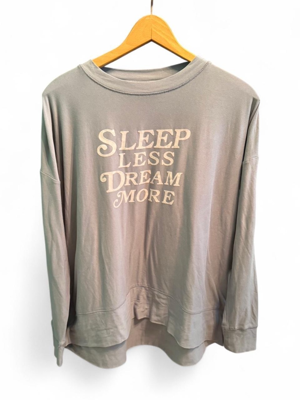 crown & ivy Gray Long-Sleeve Graphic Lounge Top